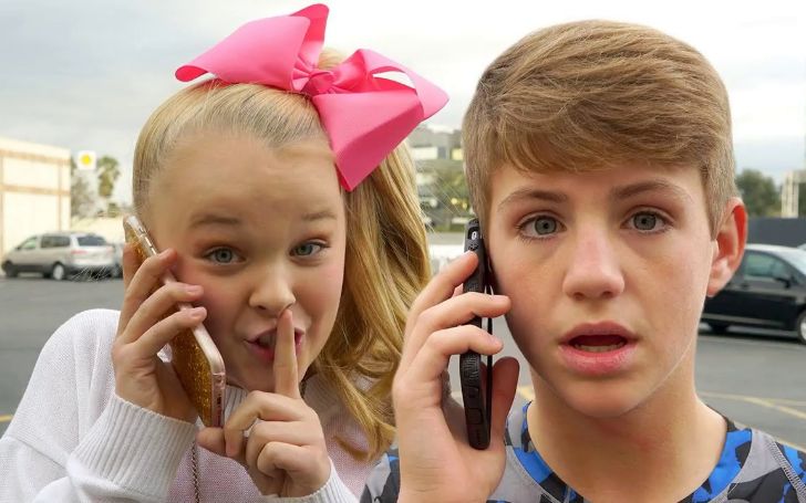 Who is JoJo Siwa Dating? Does She Have a Boyfriend?
